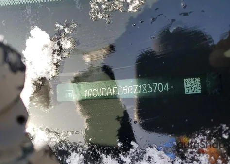 2024 Chevrolet Silverado K1500 z USA, uszkodzony, nr VIN 1GCUDAED5RZ183704